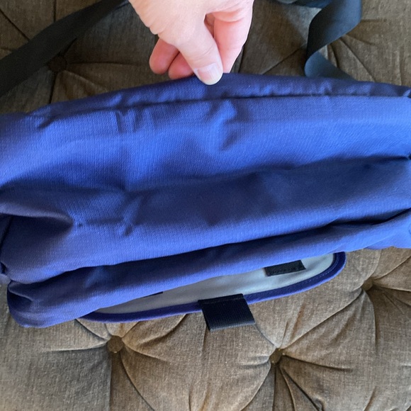 Like New LL Bean Travel Bag - Picture 4 of 5